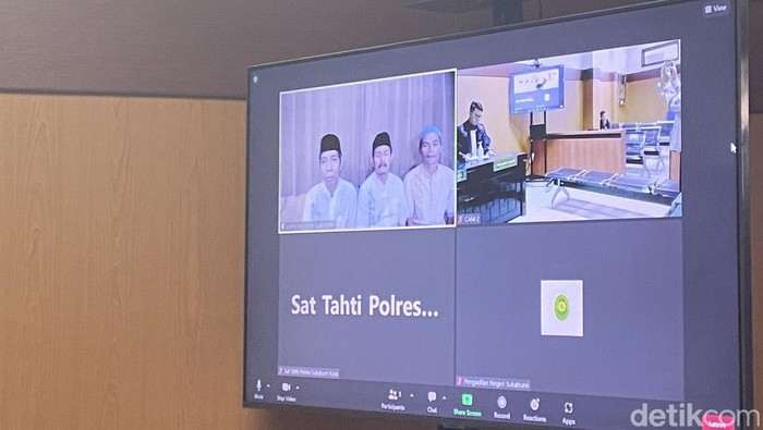 Sidang kasus pembunuhan oleh dukun di Sukabumi.