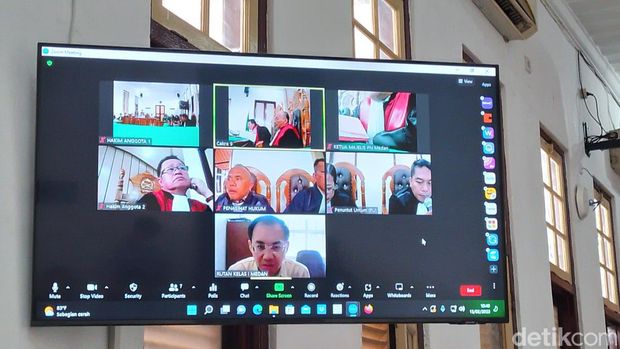 Sidang perdana Apin BK di PN Medan (Farid/detikSumut)