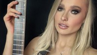 Sophie Lloyd merupakan gitaris asal London kelahiran 2 September 1996. Dok. Instagram