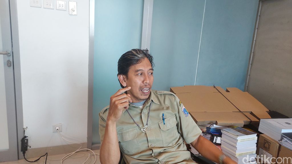 Subkoordinator Urusan Pengaduan dan Penanganan Hukum Dinas Citata DKI Jakarta, Maulana. (Rumondang Naibaho/detikcom)