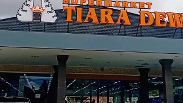 Supermarket Tiara Monang Maning