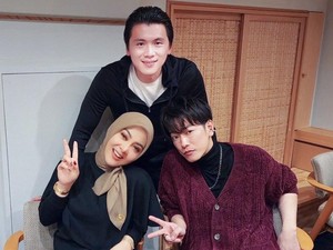 Potret Keakraban Syahrini dengan Takeru Satoh