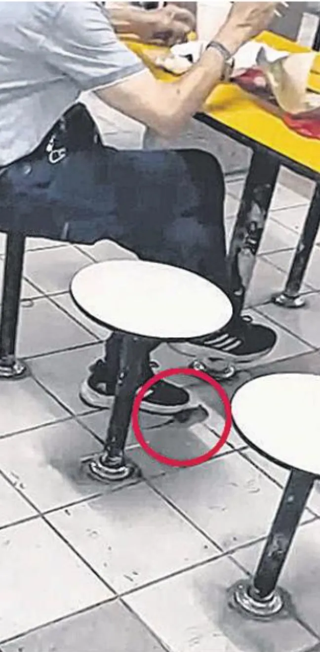 Ada Tikus Berkeliaran di Foodcourt Ini, Ganggu Pengunung Makan