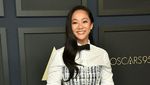 Senyum Stephanie Hsu di Luncheon Oscar Pertama