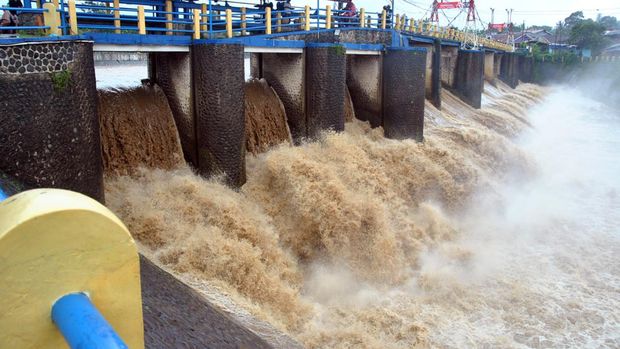 Tingkatan siaga banjir perlu diketahui saat musim hujan. Informasi itu menjadi panduan bagi masyarakat untuk meningkatkan kewaspadaan terhadap bencana banjir.