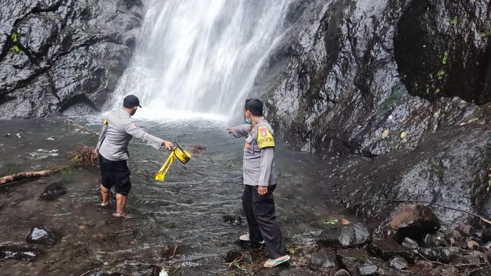 air terjun sedudo