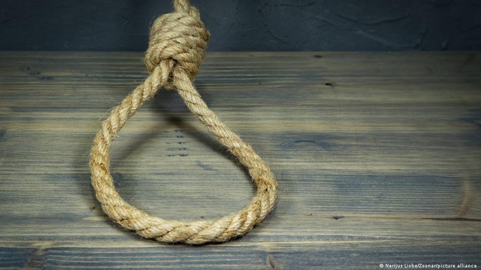 Algojo sering disebut dalam pelaksanaan hukuman mati. Di Aceh, algojo menjadi pelaksana hukuman cambuk bagi yang melanggar syariat islam. Lalu, apa itu algojo?