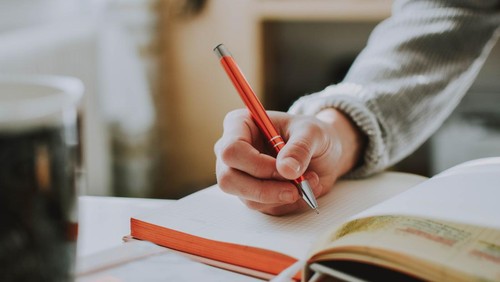 Ilustrasi biografi diri sendiri.