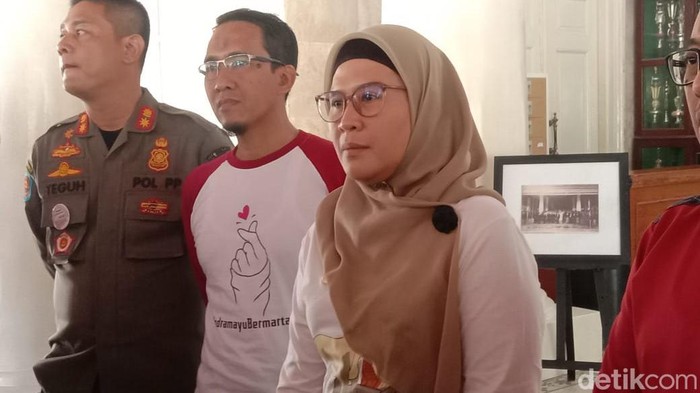 Bupati Indramayu Nina Agustina