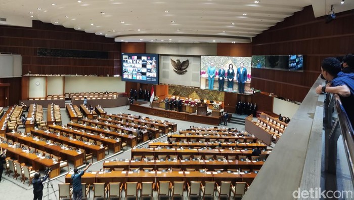 DPR gelar rapat paripurna dengan mengambil keputusan soal RUU kesehatan (Alfons/detikcom)