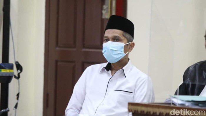 Eks Rektor Unila, Prof Karomani (Tommy Saputra/detikSumut)