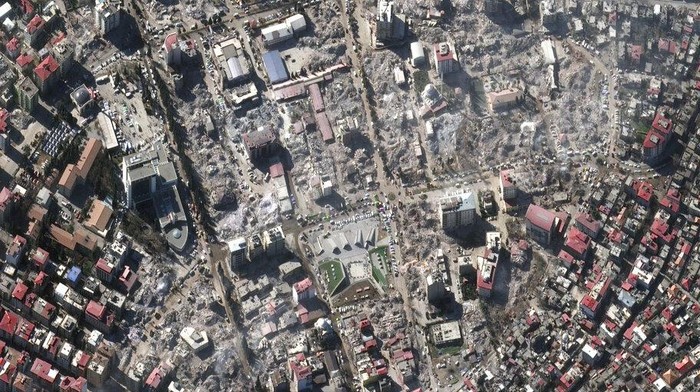 Foto Satelit Wilayah Turki yang Hancur Diguncang Gempa This satellite image provided by Maxar Technologies shows building damage, debris removal and temporary shelters in Kahramanmaras, Turkey, Monday, Feb. 13, 2023. There is significant damage to critical infrastructure across the region. (Satellite image Β©2023 Maxar Technologies via AP)