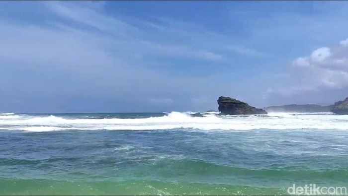 Gunung bawah laut Pacitan