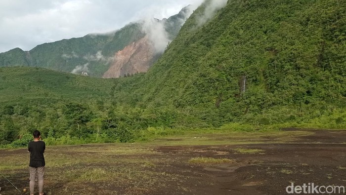 Gunung Galunggung yang menjadi bagian sejarah tak terpisahkan dari Tasikmalaya.