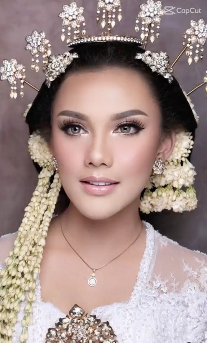 Inspirasi Gaya Pengantin Jawa Tanpa Paes