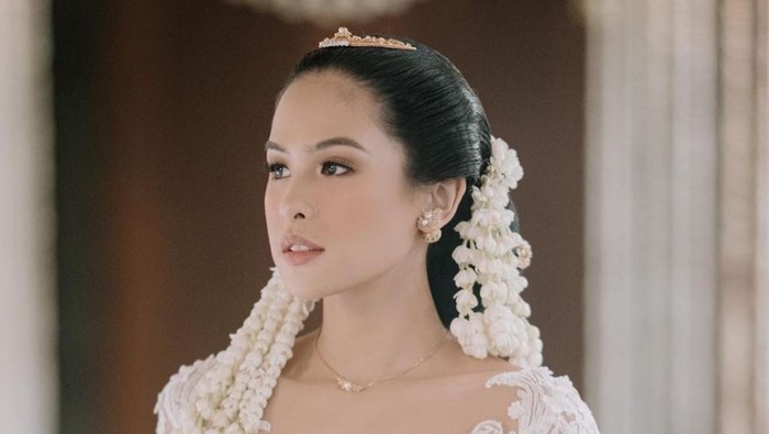 Inspirasi Gaya Pengantin Jawa Tanpa Paes Inspirasi Gaya Pengantin Jawa Tanpa Paes