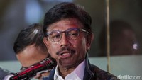 Dia kemudian menjelaskan dirinya mewakili pemerintah dalam rapat di Komisi I DPR. Rapat itu, katanya, membahas rencana revisi kedua UU ITE.