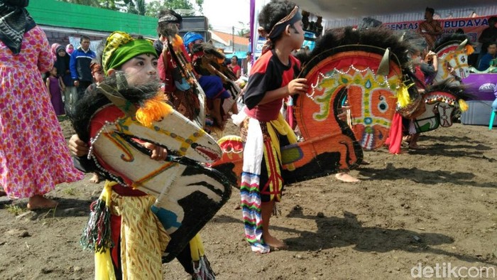 Kesenian Ebeg dari Kecamatan Lakbok, Kabupaten Ciamis, Jawa Barat