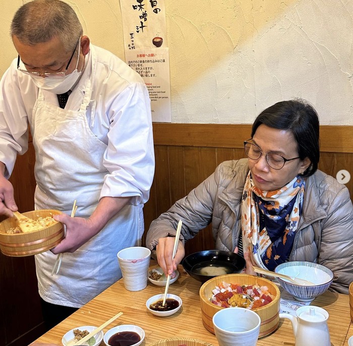 Ketika Sri Mulyani Kulineran di Pasar Tsukiji hingga Makan Taco di AS Ketika Sri Mulyani Kulineran di Pasar Tsukiji hingga Makan Taco di AS