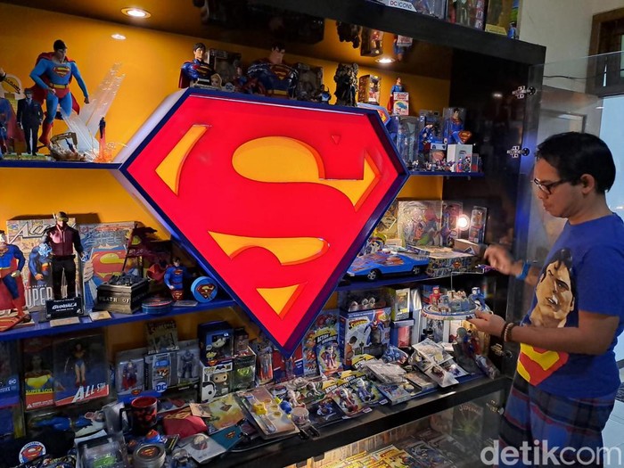 Koleksi Superman milik pria Jombang