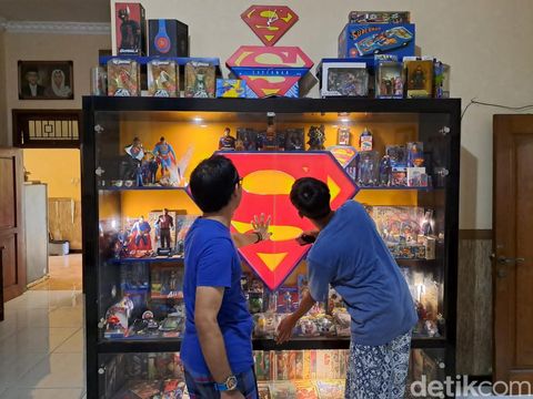 Koleksi Superman milik pria Jombang