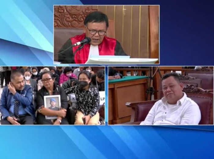 Kuat Maruf sempat tersenyum saat hakim bacakan pertimbangan di sidang vonis, Selasa (14/2/2023).