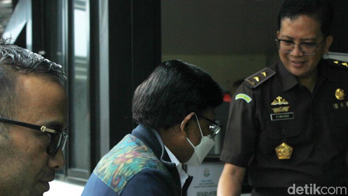 Menkominfo Johnny G Plate memenuhi panggilan Kejagung hari ini. Johnny akan diperiksa sebagais saksi terkait dugaan kasus korupsi base transceiver station 4G.