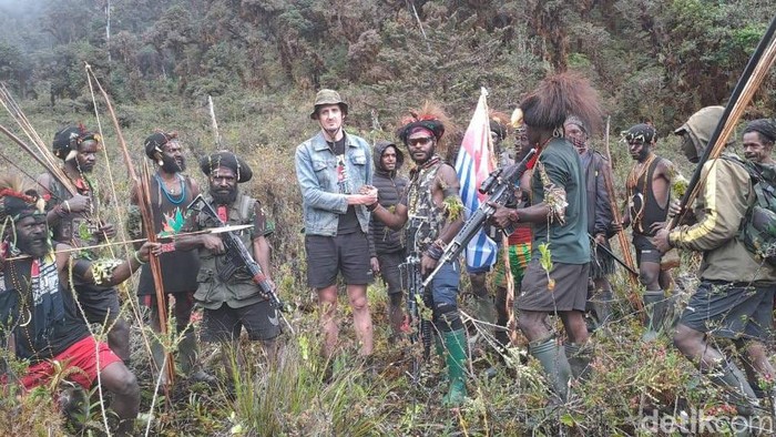 Beredar lagi video-foto KKB bareng pilot Susi Air