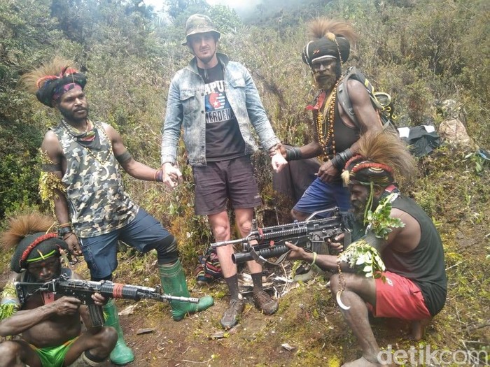 Beredar lagi video-foto KKB bareng pilot Susi Air