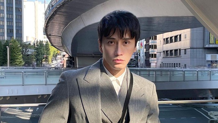 Pada 2020 lalu, Tan memulai debut kariernya sebagai seorang aktor di film Taiwan-Singapura “Precious Is the Night”. (Foto: Instagram @chuando_chuandoandfrey)