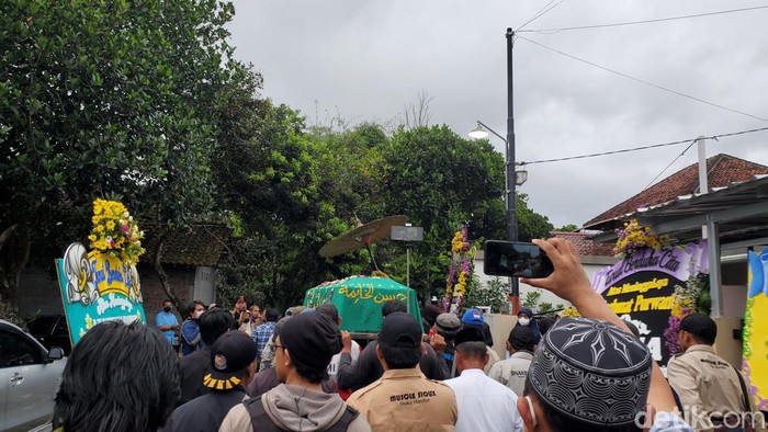 Pemakaman Ketua Sioux Ular Indonesia Aji Rachmat Purwanto di Sleman, Selasa (14/2/2023).