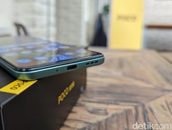 Menggenggam Poco X5 5G, Menggoda dengan Layar AMOLED