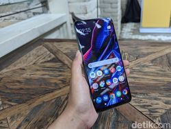 Menggenggam Poco X5 5G, Menggoda dengan Layar AMOLED