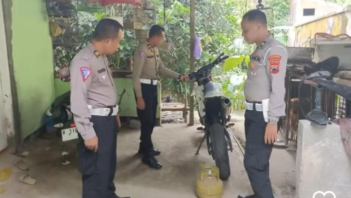 Polresta Banyumas tilang pemotor asal Cilacap yang freestyle di jalan dan meresahkan warga. Foto diunggah Selasa (14/2/2023).