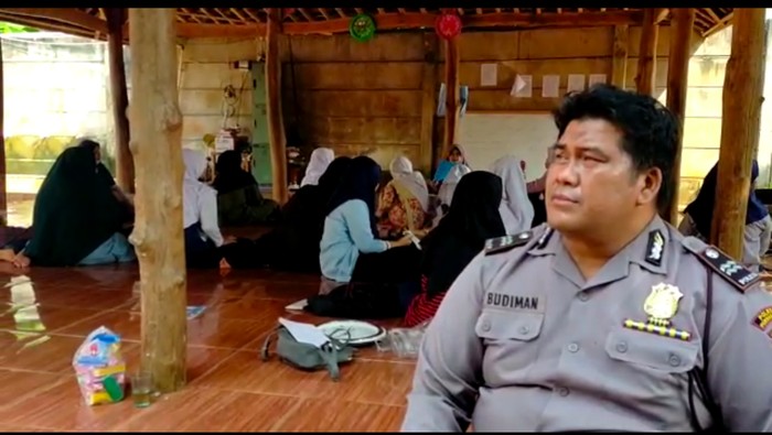 Pondok Pesantren Madinah Darul Barokah, Purwakarta milik Ipda Budiman.