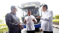 Pengoperasian dua armada bus listrik untuk operasional pabrik ini, juga diperkirakan dapat mengurangi konsumsi solar hingga 20.800 liter per tahun . 