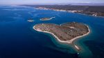 Pulau Romantis Bentuk Hati di Kroasia Ini Bakal Dijual Sebagian, Berminat?