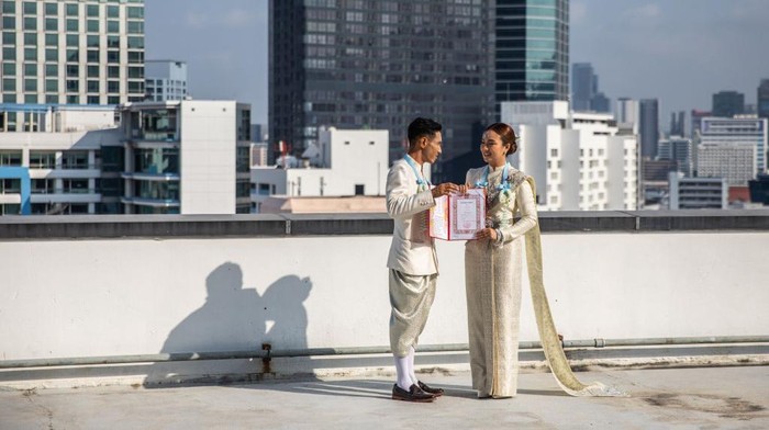 Rayakan Valentine, 500 Pasangan Thailand Daftar Pernikahan Massal Thailand memiliki tradisi unik dalam memperingati hari Valentine. Setiap tahun, ratusan bahkan ribuan pasangan menikah secara massal pada tanggal 14 Februari.