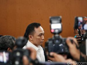 MA Sunat Vonis Ricky Rizal Jadi 8 Tahun Penjara
