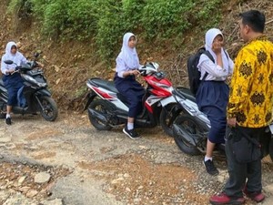Surat Terbuka Siswi Kritik Jalan Rusak Viral, Pemkab Pekalongan Cek Lokasi