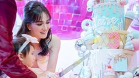 Sayangnya, Shandy Aulia mendapatkan kritikan setelah memamerkan momen itu di media sosial. Foto: ASpictureco