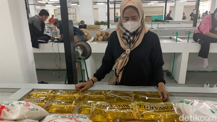 Stok Minyakita di pasar Kota Medan masih langka.