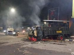 Cerita Ofisial Persebaya Selamat dari Amuk Aremania yang Rusak Mobil Patwal