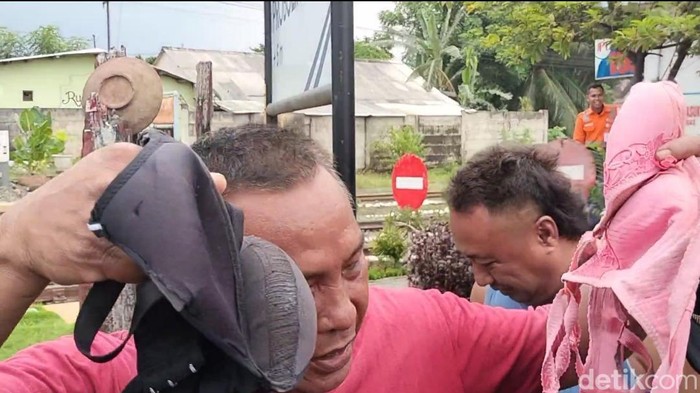 Warga menyita pakaian dalam yang dicuri pelaku