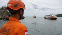 Kapal cepat Express Pricillia dari Gorontalo tujuan Pagimana Sulawesi Tengah yang mengangkut 85 penumpang mengalami mati mesin di perairan Teluk Tomini.