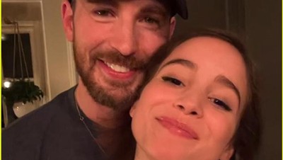 8 Foto Mesra Chris Evans & Alba Baptista, Momen Pacaran yang Jarang Diekspos