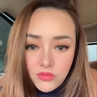 Kini Amanda Manopo jadi terlihat lebih cantik dan anggun dengan rambut panjang berwarna coklat. Bagaimana menurutmu penampilan terbaru Amanda Manopo? Foto: Instagram/@amandamanopo