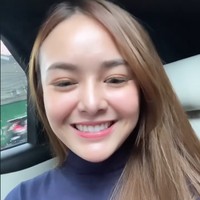 Dengan rambut panjang, Amanda Manopo jadi terlihat semakin menawan. Penampilannya pun jadi menuai atensi. Foto: Instagram/@amandamanopo