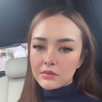 Saat memerankan karakter Andin, Amanda Manopo sengaja memotong rambutnya menjadi pendek agar bisa tampil beda. Kini ia pun kembali memilih gaya rambut panjang. Foto: Instagram/@amandamanopo