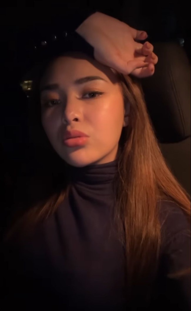 Melalui unggahan-unggahannya di Instagram terlihat Amanda kini memilih mengubah gaya rambutnya menjadi panjang. Biasa tampil dengan rambut pendek, penampilan baru Amanda Manopo pun sukses bikin pangling. Foto: Instagram/@amandamanopo